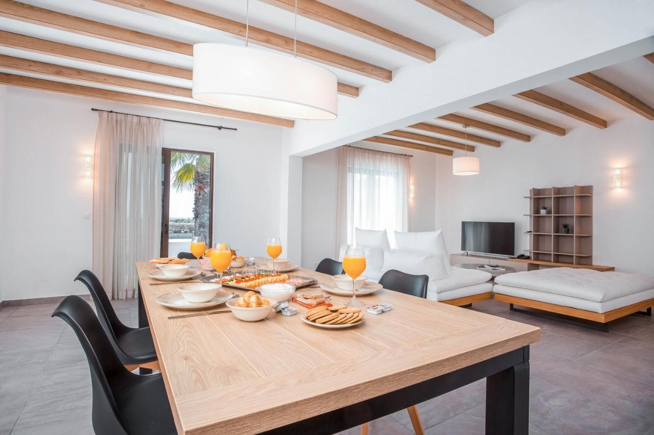 Terra Pietra Luxury Villas & Suites Лардос Екстериор снимка