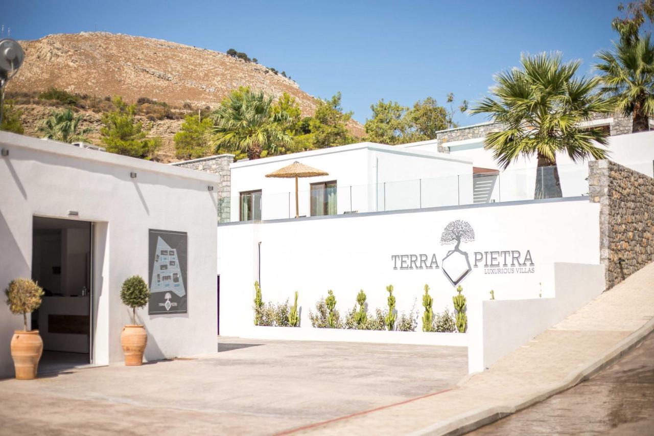 Terra Pietra Luxury Villas & Suites Лардос Екстериор снимка